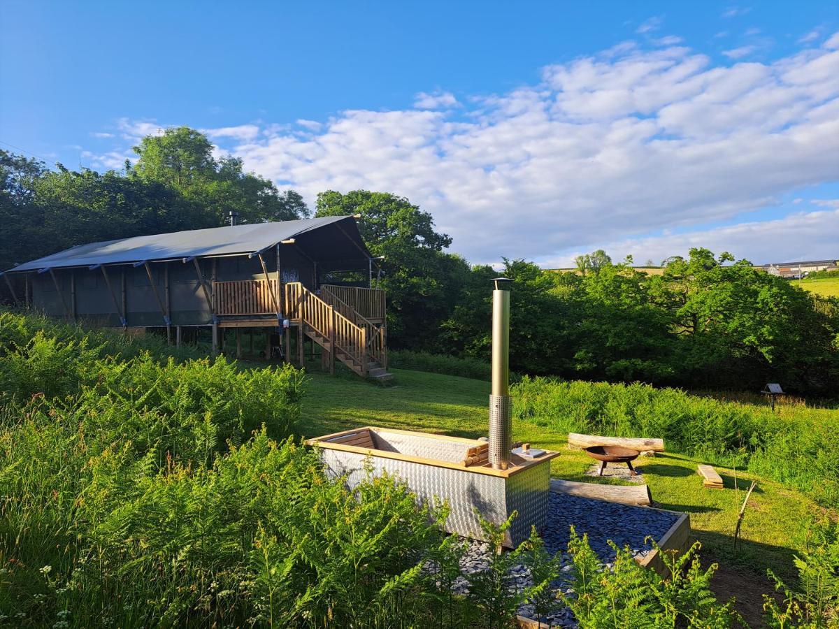 Brackenhill Glamping - Safari Tent With Hot Tub - Sleeps 6 Айвибридж Экстерьер фото