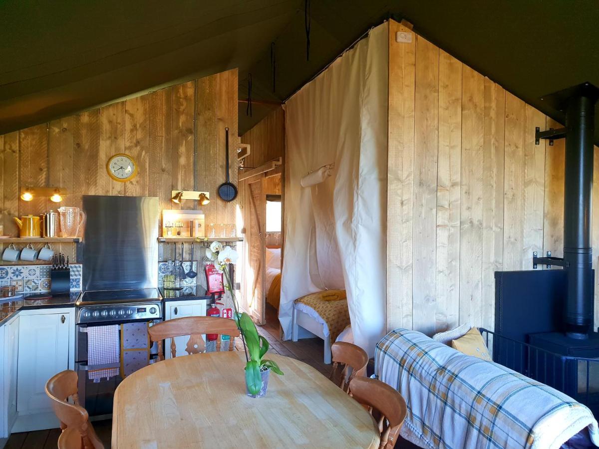 Brackenhill Glamping - Safari Tent With Hot Tub - Sleeps 6 Айвибридж Экстерьер фото